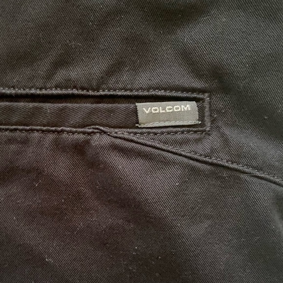 Volcom Shorts • Black • Men’s Size 32 - Picture 5 of 7